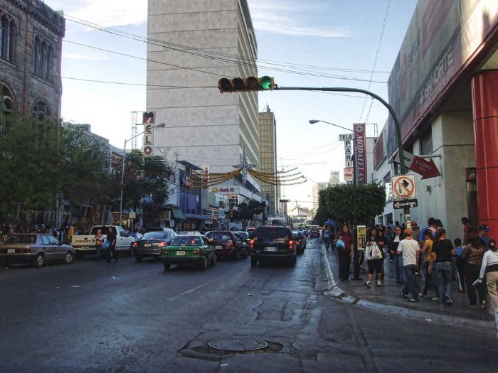 Recoleccion y repartos en centro de la ciudad de Monterrey